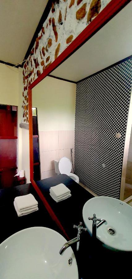 Amban Beach House Manokwari Eksteriør billede