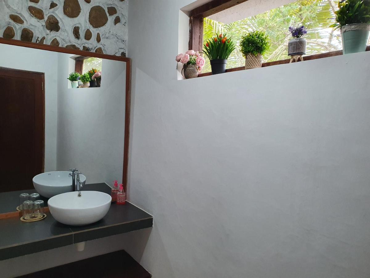 Amban Beach House Manokwari Eksteriør billede
