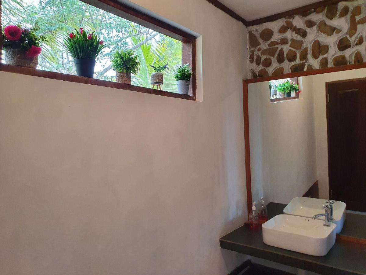 Amban Beach House Manokwari Eksteriør billede