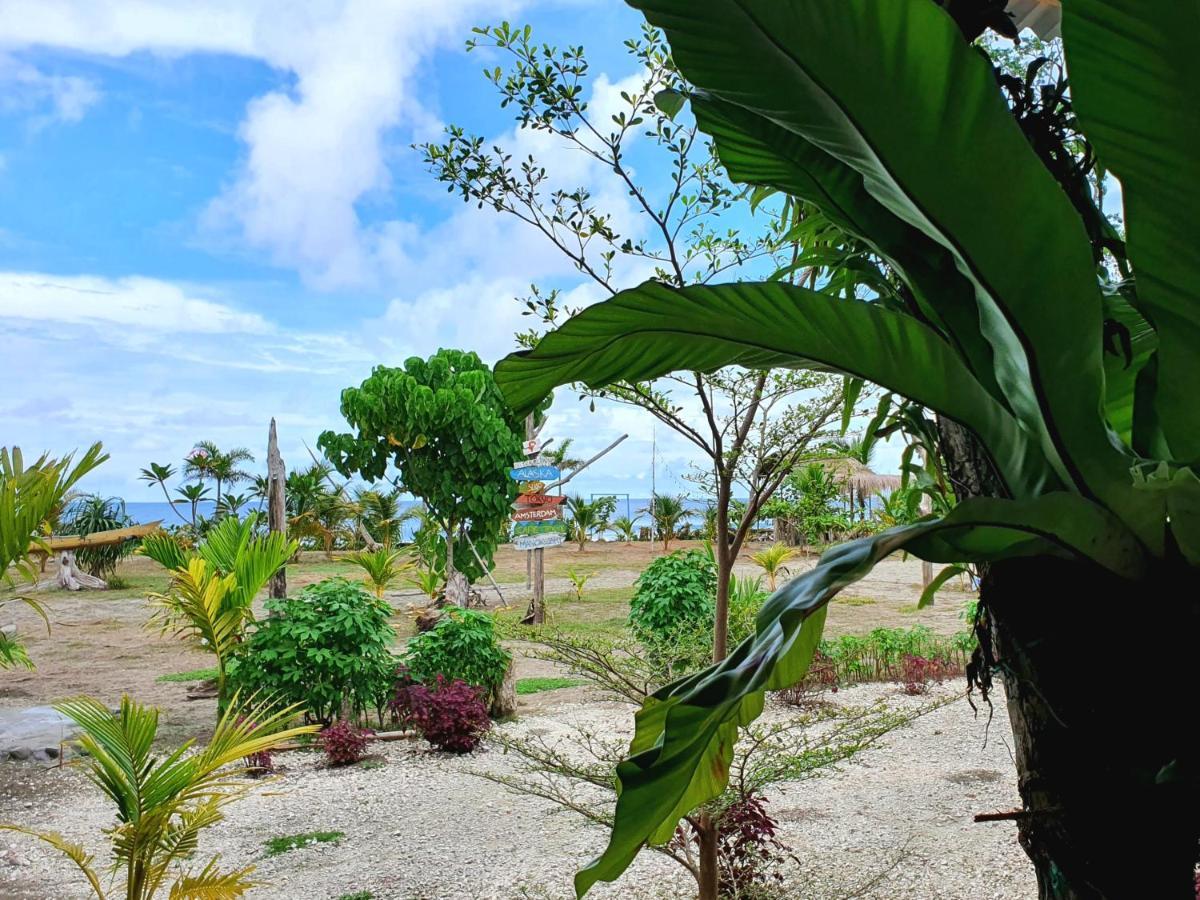 Amban Beach House Manokwari Eksteriør billede