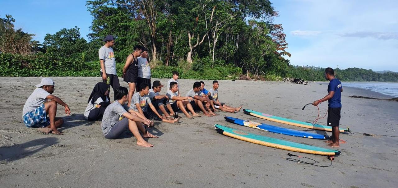 Amban Beach House Manokwari Eksteriør billede