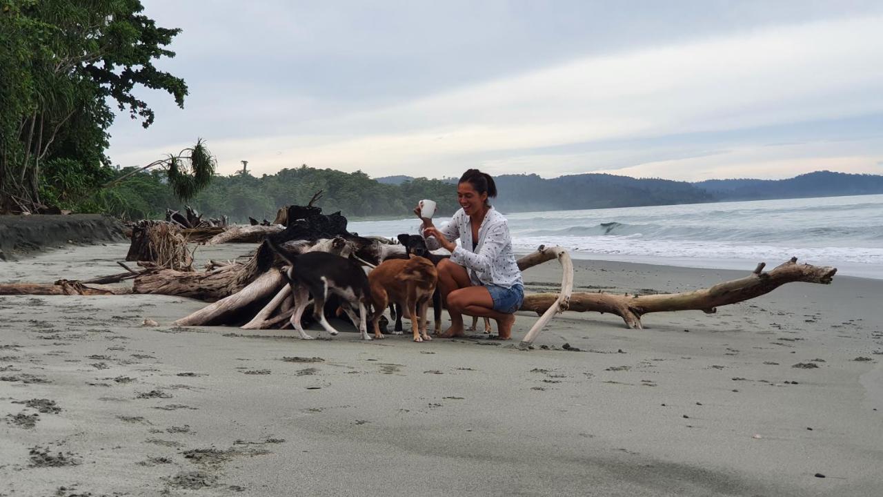 Amban Beach House Manokwari Eksteriør billede